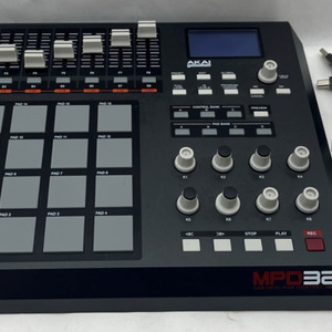 Akai Professional MPD32 USB MIDI Pad Controller