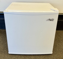 Arctic King Aufm011aew Small Dorm Fridge