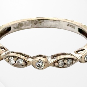 10K White Gold 1/10 Carat TW Diamond Fashion Band