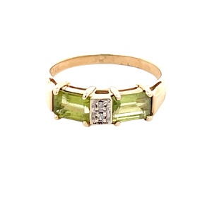 Ladies 10K Yellow Gold Peridot Gemstone Ring SZ:4