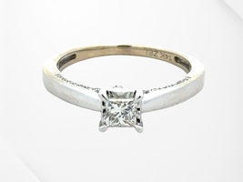 14K White Gold 1/3 Carat TW Princess Diamond Solitaire Engagement Ring
