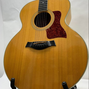 Taylor 615 Jumbo Acoustic-Electric Guitar