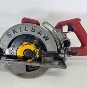 Skil SPT77WM 7-1/4 in. Worm Drive Corded Saw - Parts or Repair