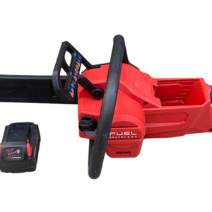 Milwaukee 2727-20 M18 FUEL 18V 16-Inch Cordless Chainsaw w/ Battery 