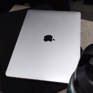 Apple Macbook Air M1