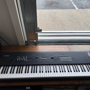 Yamaha MX88BK 88-Key Weighted Action Music Synthesizer