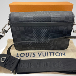 Louis Vuitton Damier Graphite 3D Studio Messenger