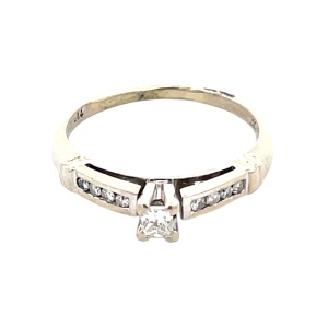 14K White Gold 1/4 Carat TW Diamond Engagement Ring