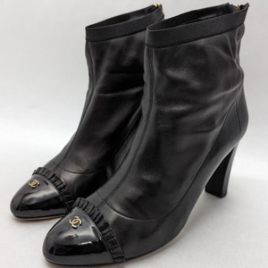 Chanel Cap Toe CC Ruffle Ankle Boots Sz39.5/Us9