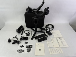 DJI RS 4 Pro Combo Gimbal Stabilizer Kit