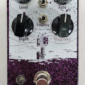 EarthQuaker Devices Night Wire V2 Wide Range Harmonic Tremolo Pedal