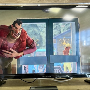 Insignia  E32KT9NKBDBFNNU 32" Fire TV w/Remote