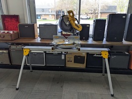 Dewalt 15 Amp Corded 12 in. Double Bevel Sliding Compound Miter Saw W Stand