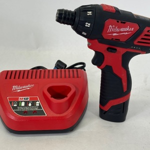 Milwaukee 2401-20 M12 1/4 in. Cordless Drill/Driver Kit