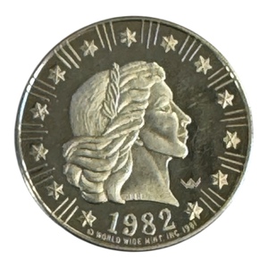 World Wide Mint 1982 Silver Eagle Coin Replica