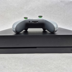 XBOX ONE X 1TB Console W/Controller