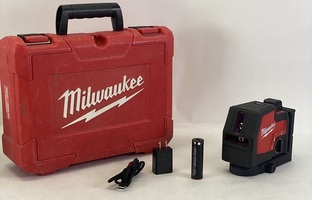 Milwaukee 100 ft. REDLITHIUM Lithium-Ion USB Green Rechargeable Cross Line Laser
