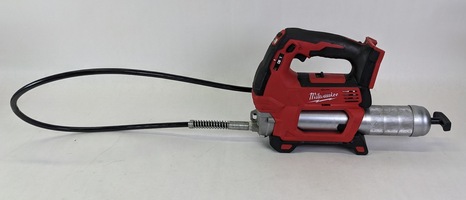 Milwaukee M18 REDLITHIUM 2646-20 2-Speed Grease Gun - (Tool Only)