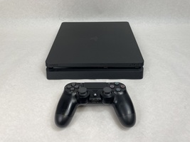 Sony PlayStation 4 Slim w/Controller