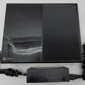 Microsoft 1540 500GB XBOX One Console -  FOR PARTS
