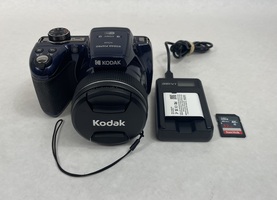 Kodak Pixpro AZ528 DSLR Camera Midnight Blue W/Accessories