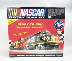 Lionel Nascar Electric Train Set 7-11004