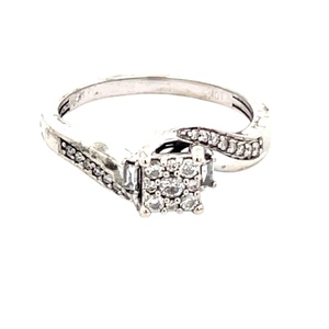 Ladies 10K White Gold 1/4CTW Diamond Cluster Engagement Ring SZ:7