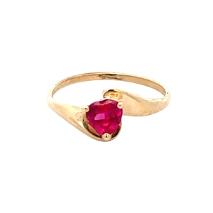 Ladies 10K Yellow Gold Synthetic Ruby Heart Ring SZ:6