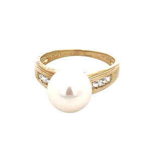 Ladies 10K Yellow Gold Synthetic Pearl & CZ Ring SZ:7, 3.3g