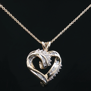 10K Yellow Gold  1/4CTW Diamond Heart Necklace 18 in. 