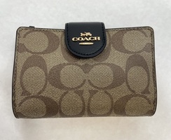 Coach Signature Corner Zip Wallet