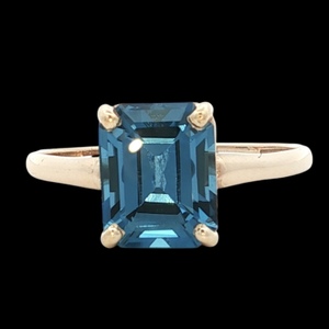 Ladies 10K Yellow Gold Blue Topaz Gemstone Ring SZ:7