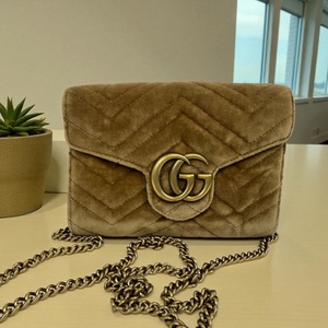 Gucci GG Marmont En Velours Beige Handbag 