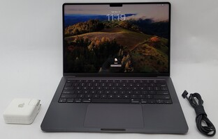 APPLE A2992 MACBOOK PRO M3 Pro Chip 14" 18GB Ram 512GB SSD - Space Black