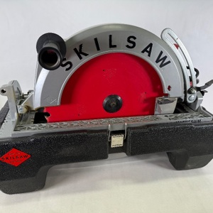 SKILSAW Super Sawsquatch 15A 16 - 5/16" Worm Dr. Circular Saw SPT70V-11