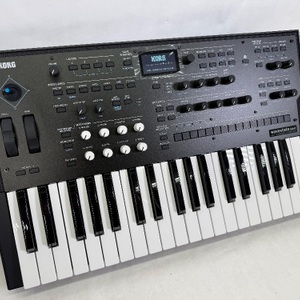 Korg Wavestate MK II Wave Sequencing Synthesizer "Mint"