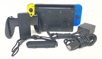Nintendo Switch Fortnite Console HAC-001(-01) W/ Accessories