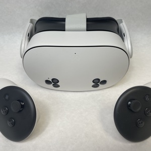 Meta Quest 3S VR Headset 128GB W/Hand Controllers